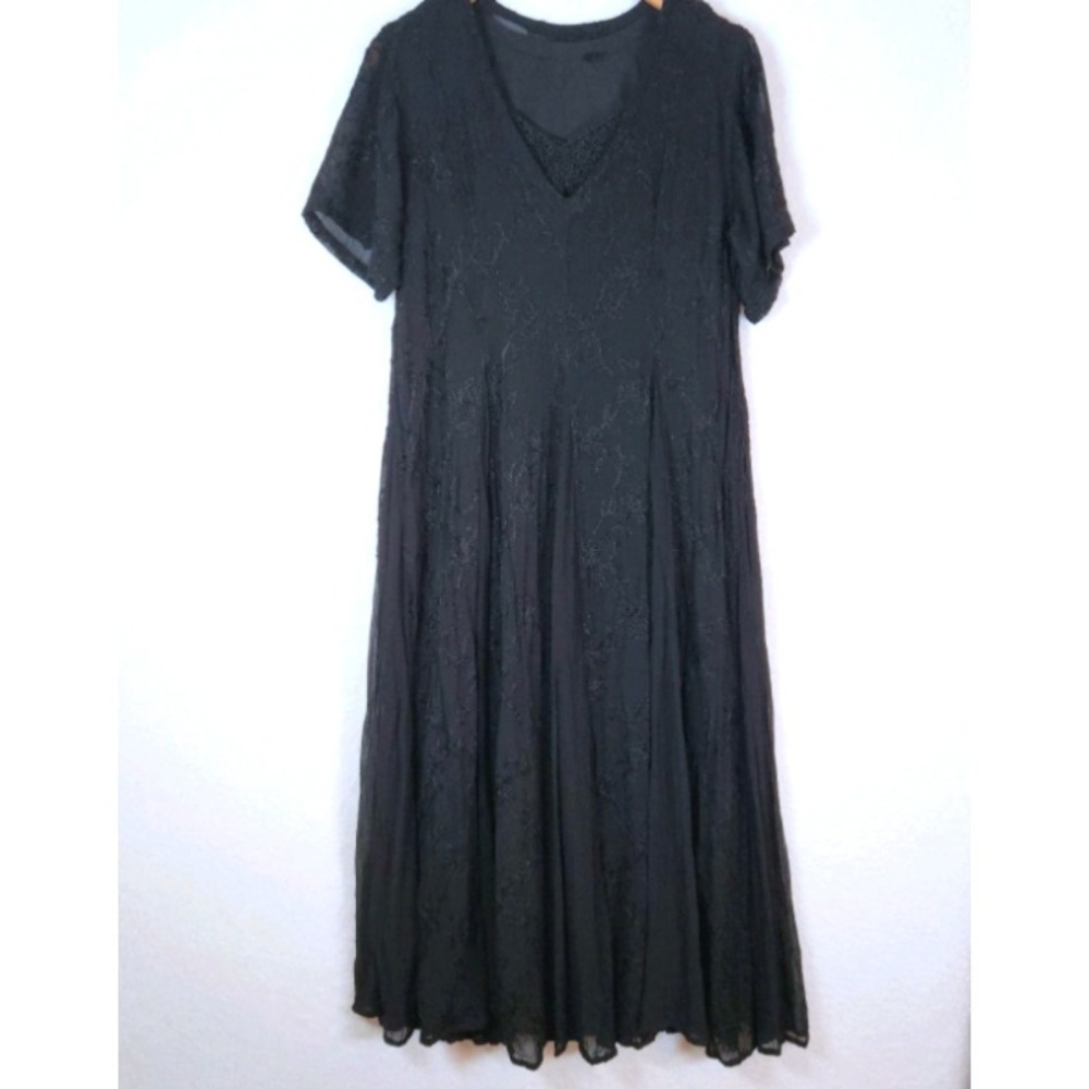 Vintage Starina Floral Maxi Dress Size Medium Black Embroidered 90s‎ Y2K Crinkle